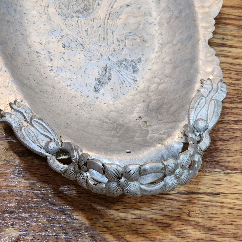 Vintage Hand Wrought Creations By Rodney Kent Aluminum Serving Dish/Bread Tray